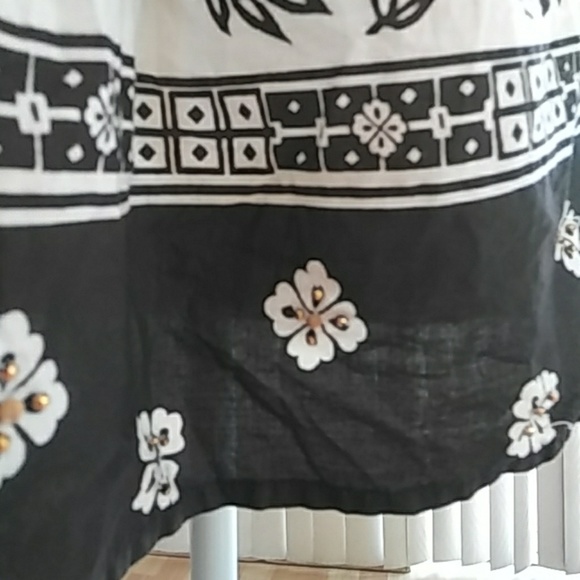 Top - Picture 2 of 3